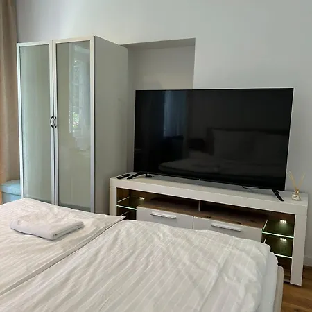 Mit Gartenblick Und Terrasse *