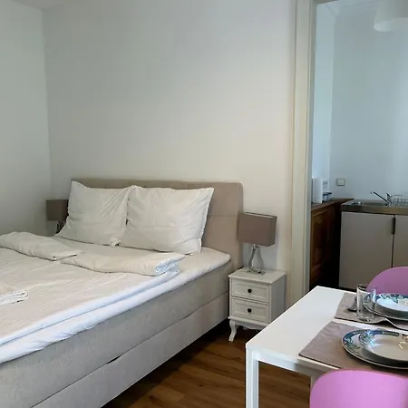 Mit Gartenblick Und Terrasse * Baden