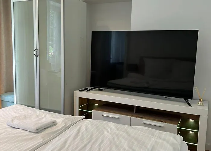 Mit Gartenblick Und Terrasse *